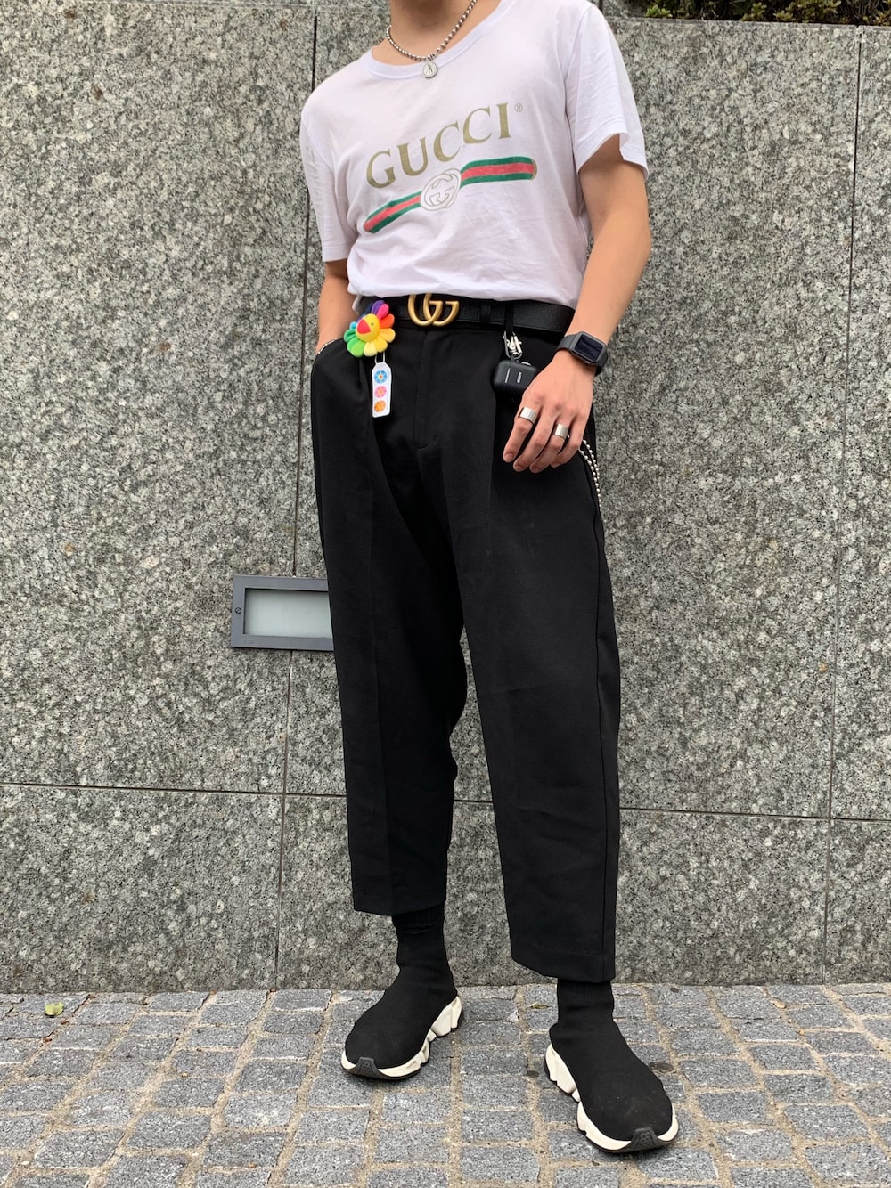 「GUCCI、BALENCIAGA、韓国ファッション、シンプルコーデ、お洒落さんとつながりたい、kaikaikiki」｜「GUCCIのGucci - ウォッシュ加工 ロゴプリントtシャツ - men - コットン - XS（Tシャツ/カットソー、ホワイト系）」を使った、つとむさん（メンズ・173cm）の秋コーディネートの1枚目の写真