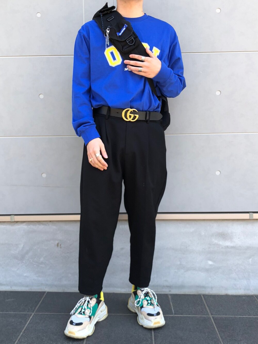 「おしゃれさんと繋がりたい、韓国ファッション、5252byoioi、GUCCI、BALENCIAGA、シンブルコーデ」｜「5252のアイテム（Tシャツ/カットソー、ブルー系）」を使った、つとむさん（メンズ・173cm）の春コーディネートの1枚目の写真
