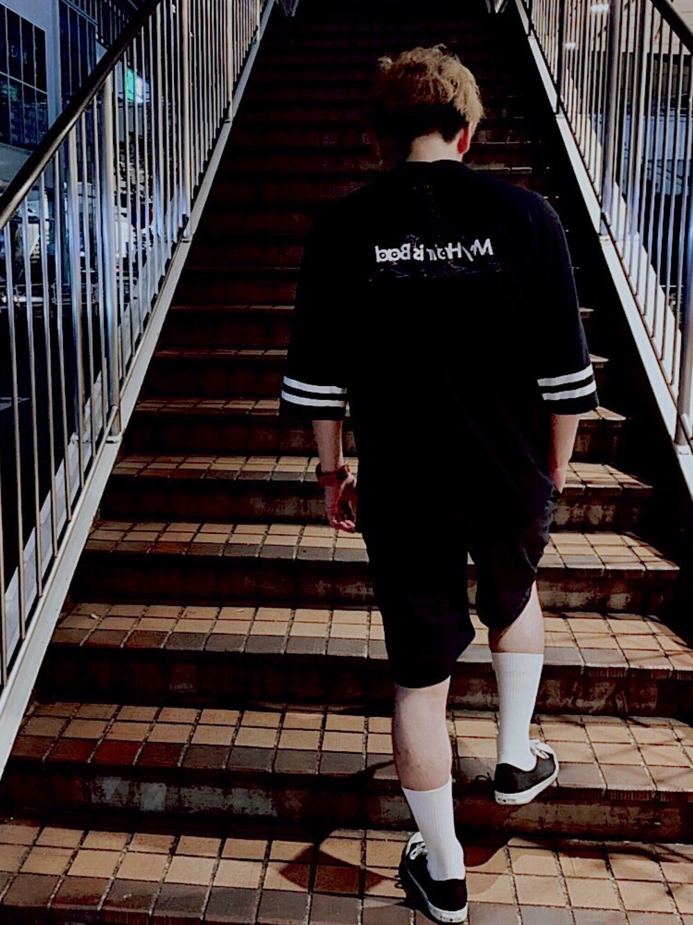 「ライブTシャツ、ライブコーデ、マイヘア、MyHairisBad」｜「My hair is badのアイテム（Tシャツ/カットソー、ブラック系）」を使った、who_you_are1031 さん（メンズ・167cm）の夏コーディネートの1枚目の写真