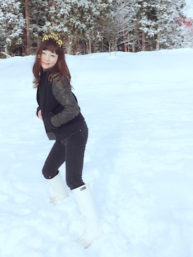 「アイテム（レインシューズ、ホワイト系）」を使った、めーたん。さん（レディース・153cm）の冬コーディネート