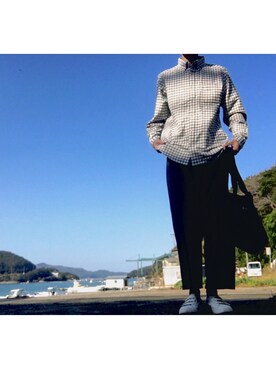「Bershka（ベルシュカ）のアイテム（チノパンツ、グレー系）」を使った、是十一颗葡萄-さん（メンズ・178cm）の春コーディネート