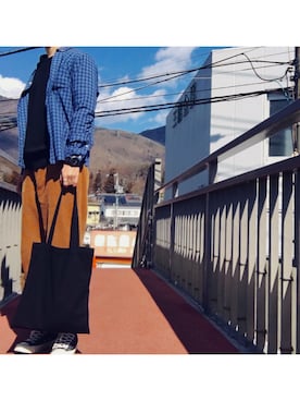 「GU（ジーユー）のアイテム（チノパンツ、ブラウン系）」を使った、是十一颗葡萄-さん（メンズ・178cm）の春コーディネート