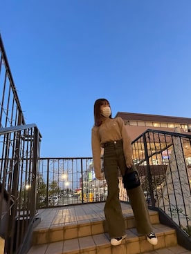 「Abercrombie&Fitch（アバークロンビーアンドフィッチ）のアイテム（ニット/セーター）」を使った、矢口稚紘 さん（レディース・162cm）の冬コーディネート