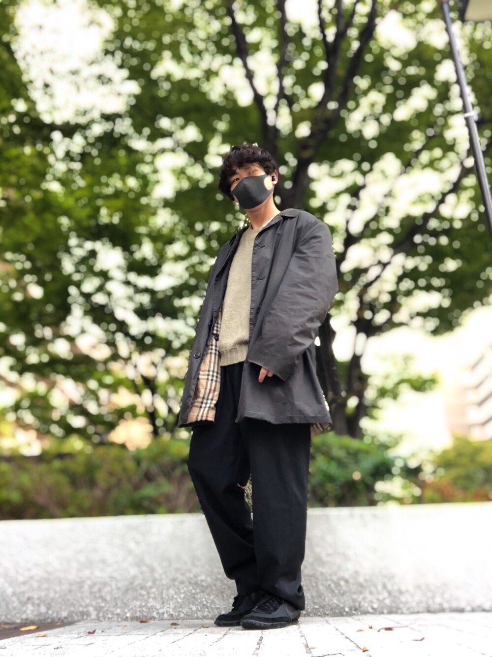 「シンプル、大人カジュアル、キレイめ、ユニクロ、プチプラコーデ、カジュアル、黒、黒コーデ」｜「古着のアイテム（ニット/セーター、グリーン系）」を使った、オッケーヤッサンさん（メンズ・173cm）の秋コーディネートの1枚目の写真