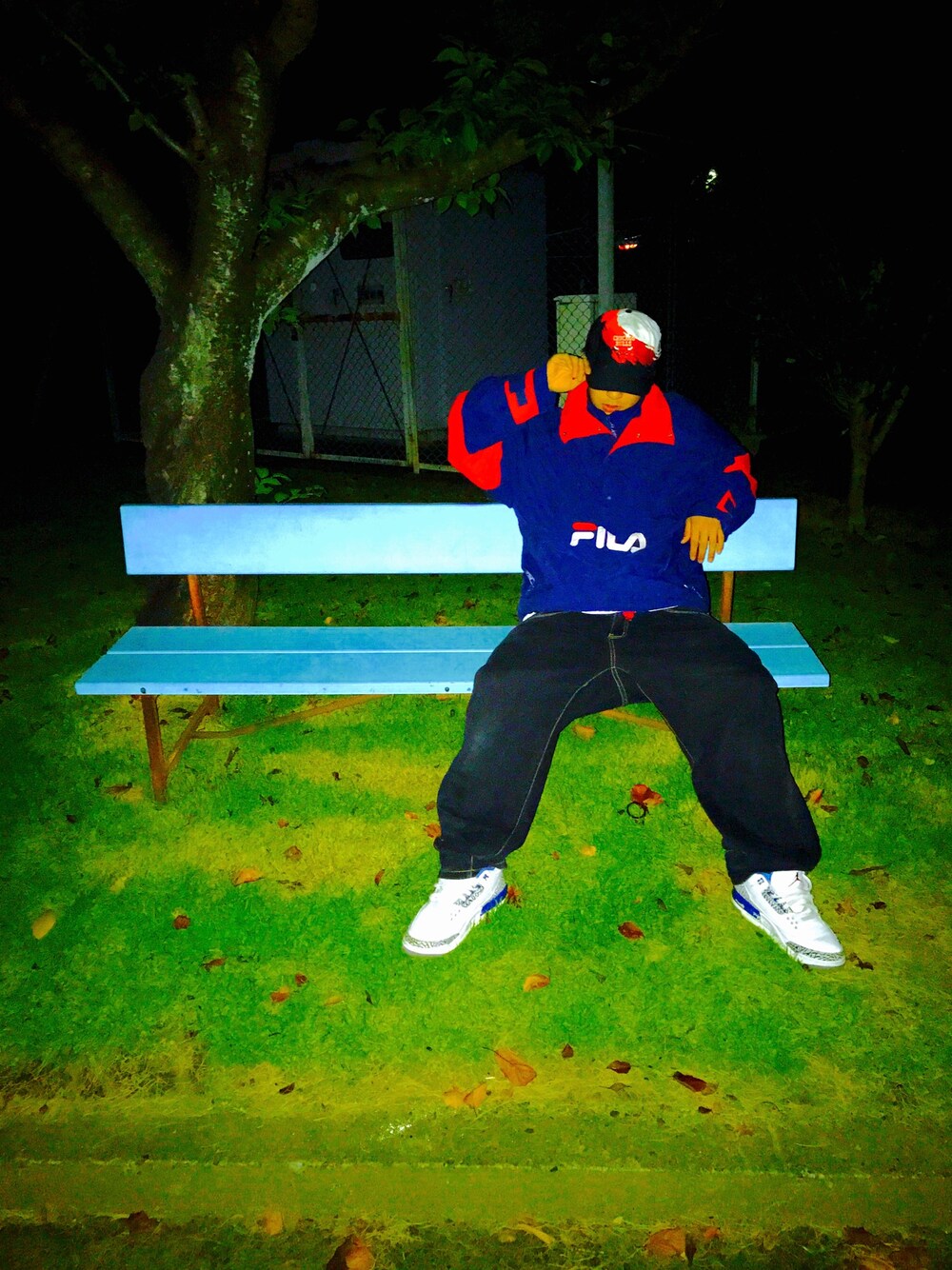 「クソ暑い、FILA、先取りし過ぎた、HIPHOP、90’s、ストリート」｜「FILAのアイテム（その他アウター、ブルー系）」を使った、たつやさん（メンズ・173cm）の秋コーディネートの1枚目の写真