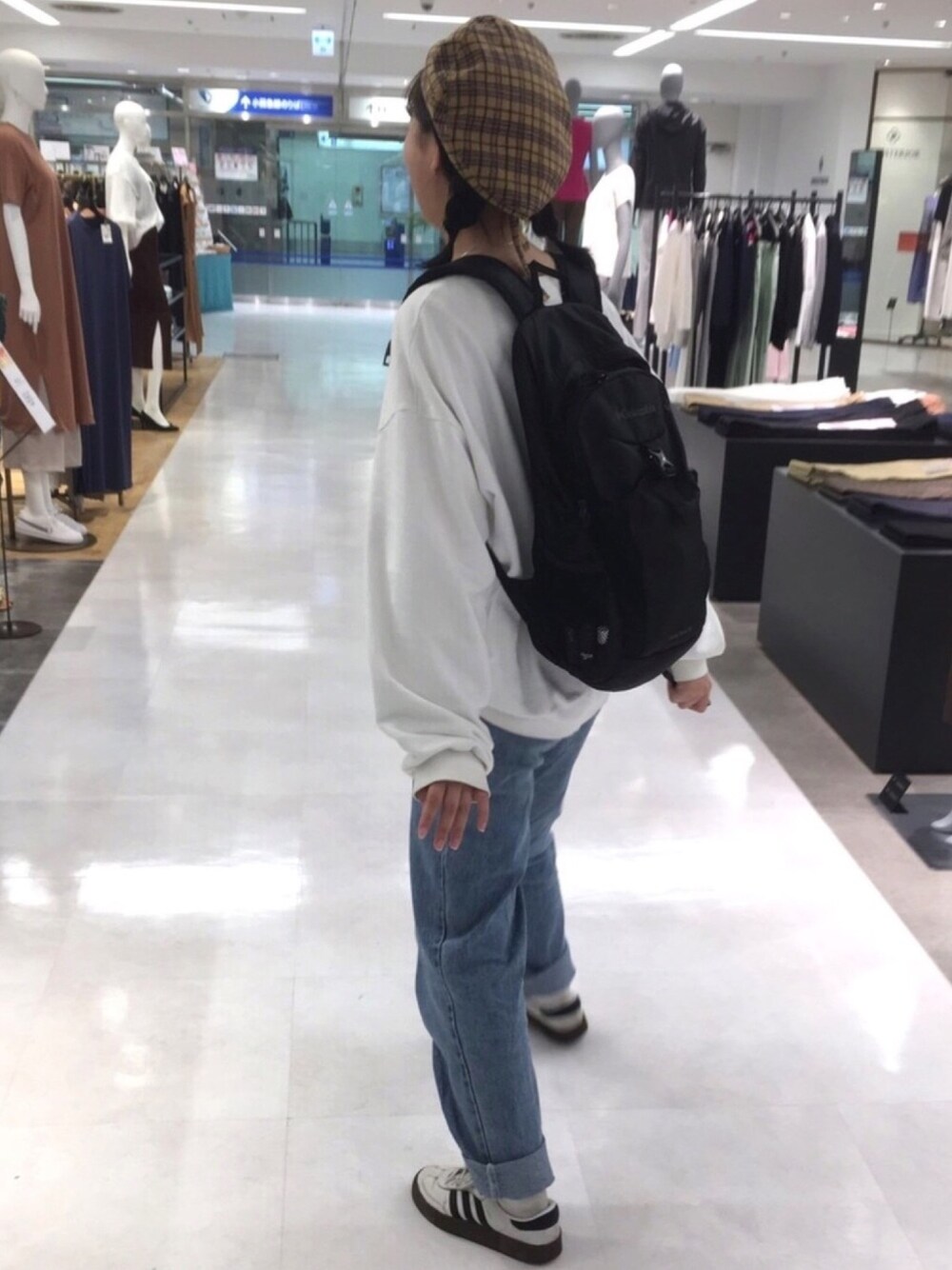 「古着、ベレー帽、おさげ」｜「Columbiaのキャッスルロック20Lバックパック（バックパック/リュック、ブラック系）」を使った、シホさん（レディース・163cm）の夏コーディネートの1枚目の写真