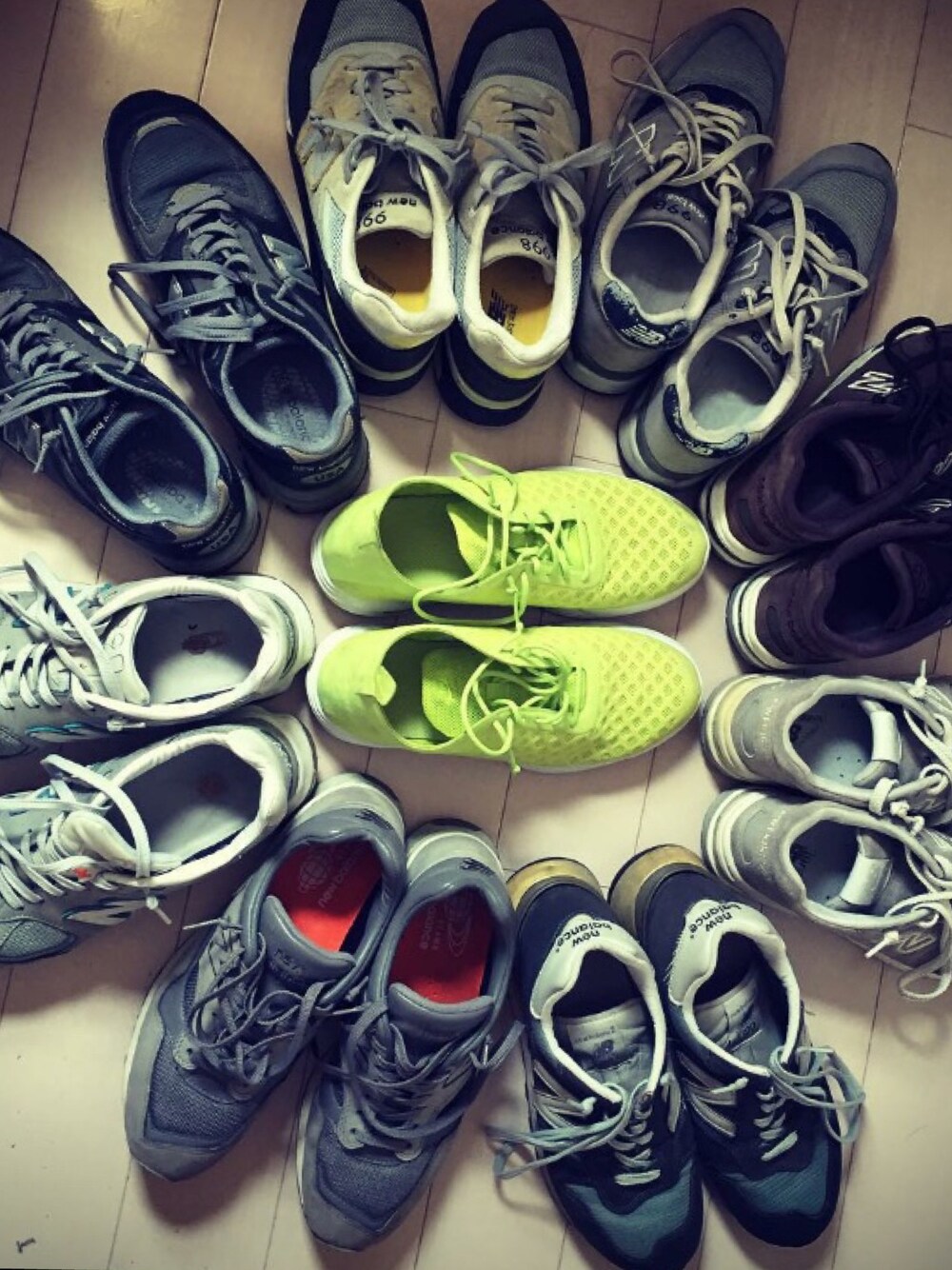 「スニーカー、ナイキ、ニューバランス、ＮＢ、NIKE」｜「NEW BALANCEのアイテム（スニーカー、グレー系）」を使った、Eiichi Shiotaさん（メンズ・170cm）の夏コーディネートの1枚目の写真