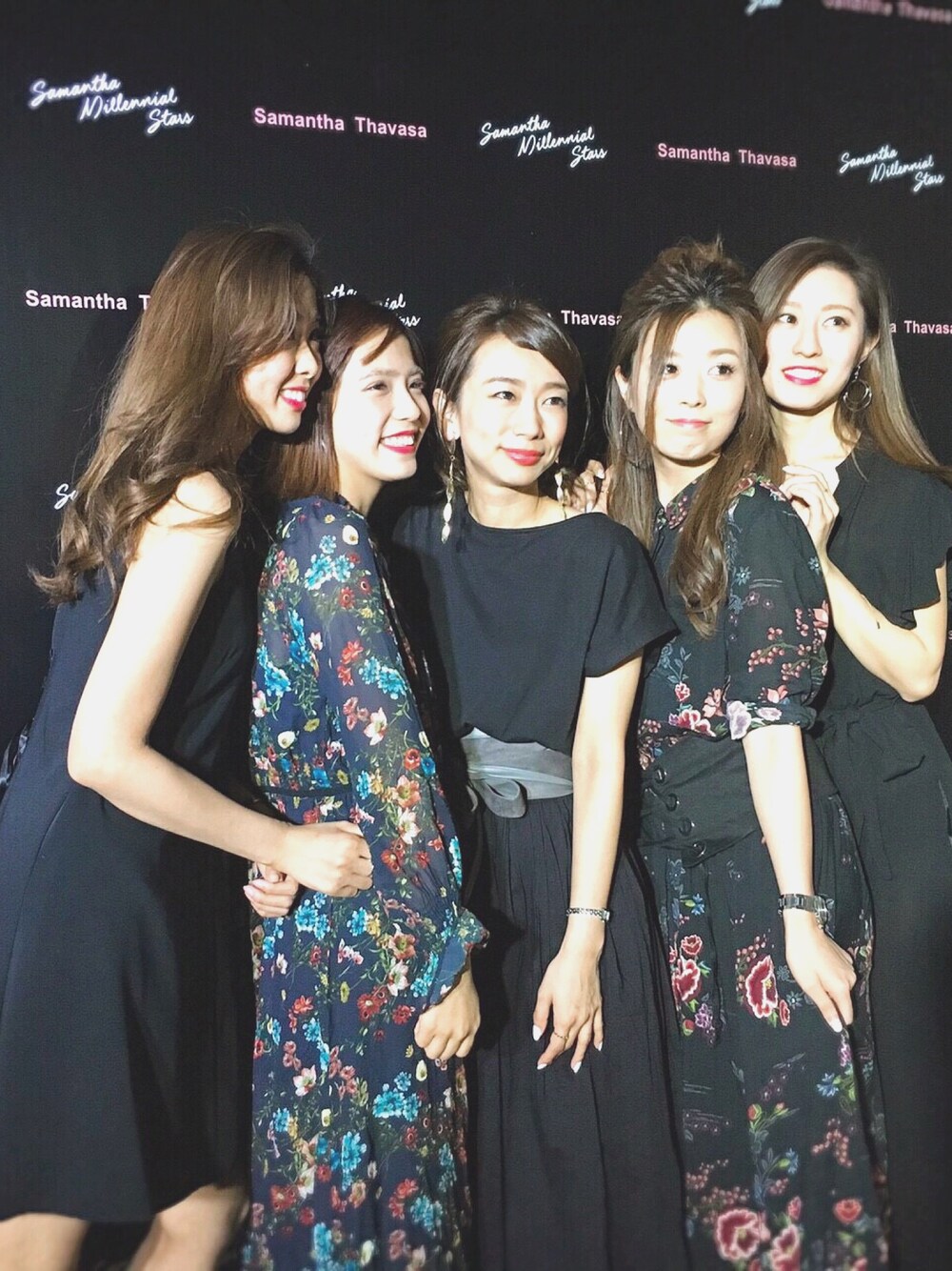 「Samantha Thavasa、サマンサタバサ、ドレス、ワンピース、STG、ブラック、ブラックコーデ」｜「Samantha Thavasaのアイテム（ショルダーバッグ、ブラック系）」を使った、mnyyyssdさん（レディース・165cm）の春コーディネートの1枚目の写真
