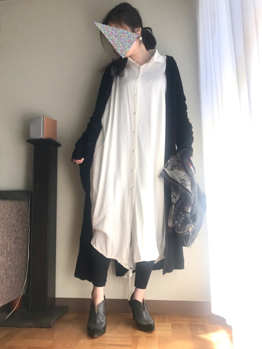 「オトナカジュアル、白シャツ、白シャツワンピ、シャツワンピ、ロングカーディガン、春コーデ、チビーズ✳︎、低身長、スプリングSENSEOFPLACE」｜「STYLE DELIのBIGパールボールピアス（ピアス（両耳用）、ベージュ系）」を使った、yukayukaさん（レディース・148cm）の春コーディネートの1枚目の写真