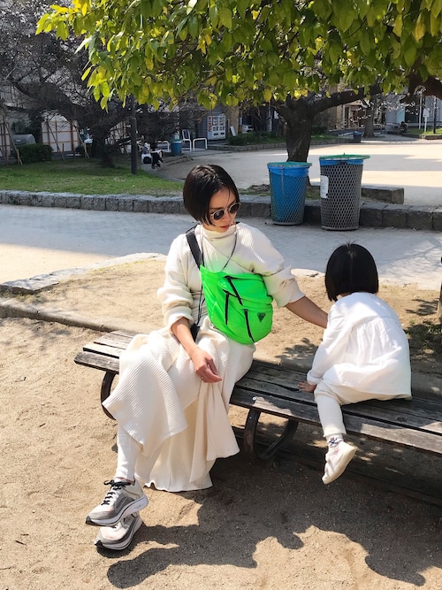 PRADA ボディバッグ・ウエストポーチ ブラウンとオリーブグリーン PRADA ボディバッグ・ウエストポーチ ブラウンとオリーブグリーン