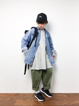 「黒リュック」｜「アイテム（デニムジャケット）」を使った、konabeさん（レディース・153cm）の冬コーディネート
