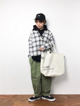 「カーキパンツ」｜konabeさん（レディース・153cm・20代）の冬コーディネート