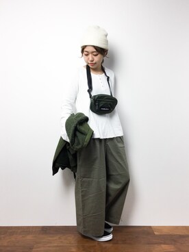 「カーキ×ホワイト」｜konabeさん（レディース・153cm）の春コーディネート