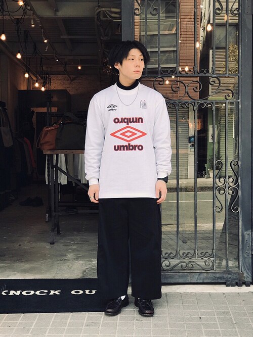 Ren使用「N.HOOLYWOOD（N.HOOLYWOOD SPRING & SUMMER 2019 COLLECTION LINE N.HOOLYWOOD × UMBRO COLLABORATION LONG SLEEVE T-SHIRT PRINTED ON BACK）」的時尚穿搭