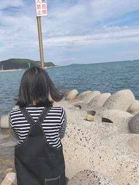 「海」｜「アイテム（ジャンパースカート）」を使った、Ayaneさん（レディース・157cm）の秋コーディネート