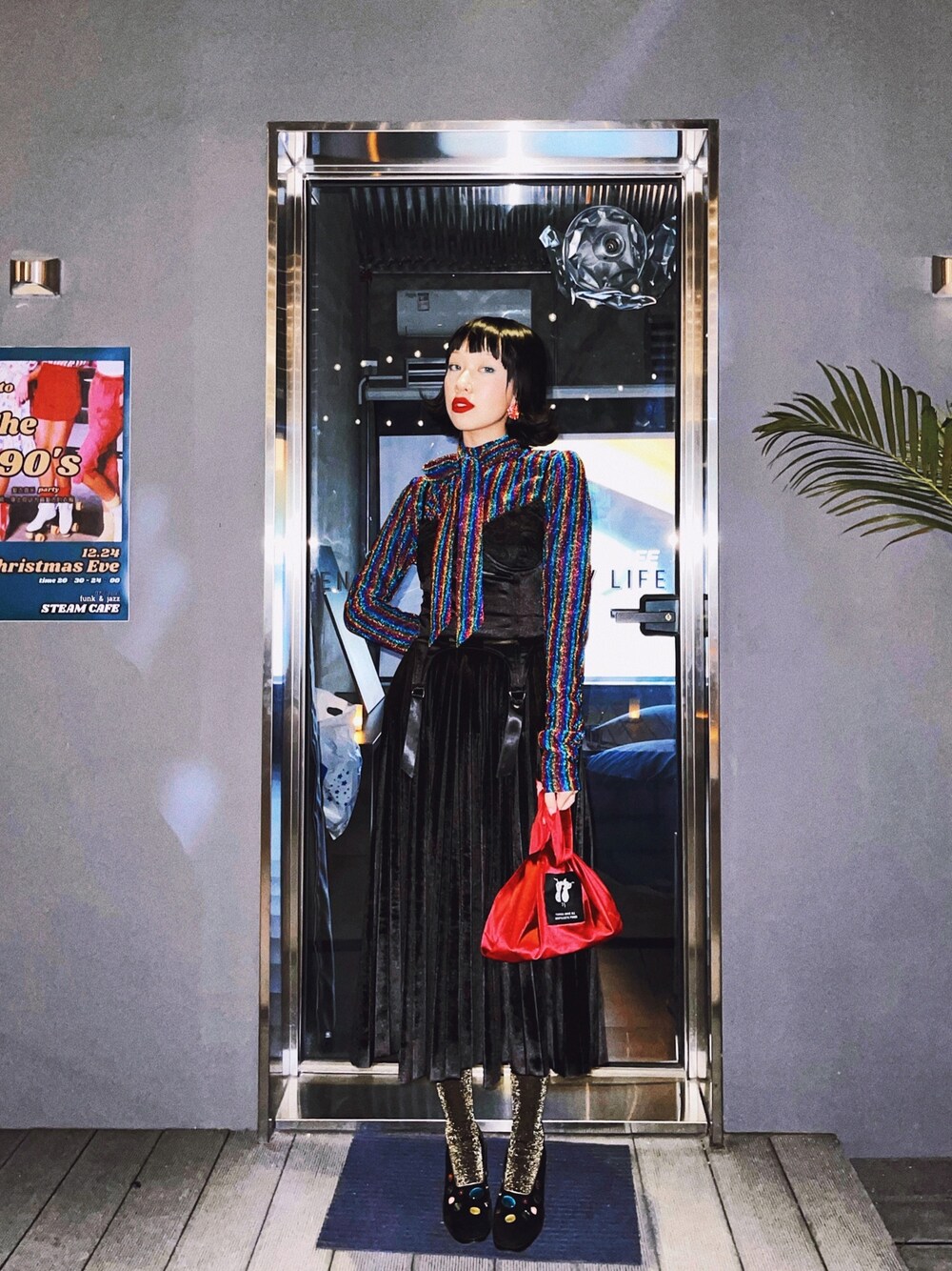 「ootd、复古、女人味、mix and match、WEARBOOKエントリー、fashion、STYLE、girl、冬、skirt」｜「GUのアイテム（トートバッグ、レッド系）」を使った、miskyさん（レディース・160cm）の冬コーディネートの1枚目の写真