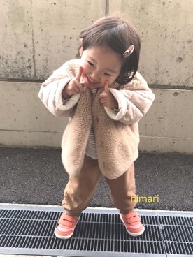 「kids」｜「アイテム（ノーカラージャケット）」を使った、𝙷___𝙺さん（キッズ・80cm）の冬コーディネート