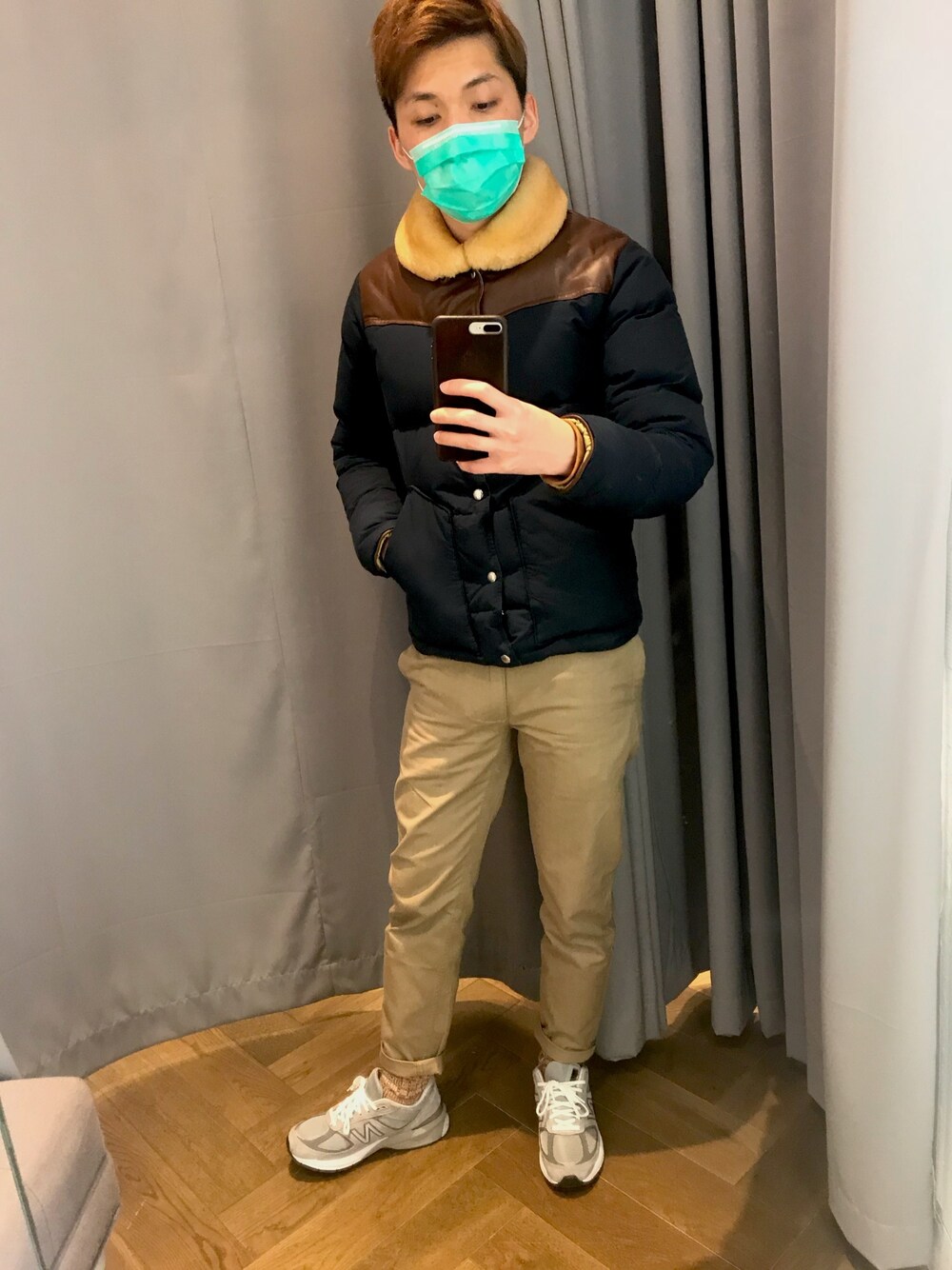 「hk、cold、寒」｜「NEW BALANCEのアイテム（スニーカー、シルバー系）」を使った、charlieさん（メンズ・175cm）の冬コーディネートの1枚目の写真