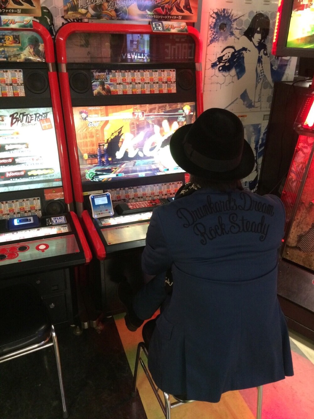 「セットアップ、ストリートファイター、ゲーセン」｜「RUDE GALLERYのエンジニアブーツ（ブーツ、ブラック系）」を使った、Hideakiさん（メンズ・170cm）の冬コーディネートの1枚目の写真