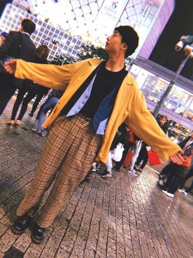 「THREE BLIND MICE（スリーブラインドマイス）のアイテム（トップス）」を使った、新岡久信さん（メンズ・178cm）の春コーディネート
