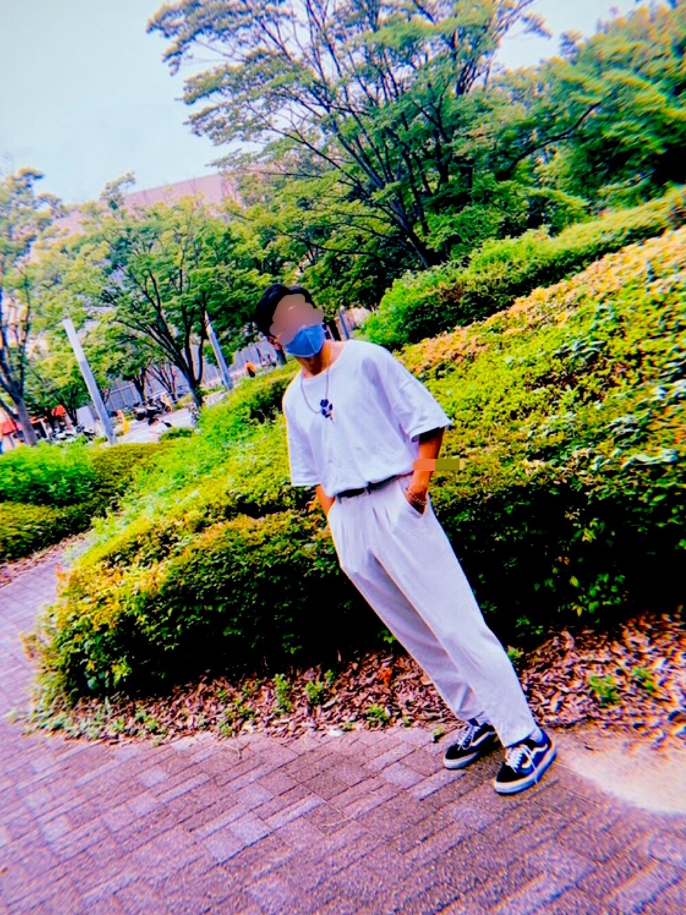 「夏だ！Tシャツ着よう！、夏コーデ、白Tシャツ、タックイン、ホワイトコーデ、おしゃれさんと繋がりたい」｜「ADRERのバラシシュウビッグTシャツ（Tシャツ/カットソー、ホワイト系）」を使った、スケ🪕さん（メンズ・175cm）の夏コーディネートの1枚目の写真