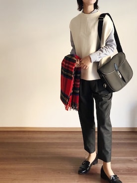 「赤チェック」｜「アイテム（スラックス）」を使った、あさこさん（レディース・164cm）の秋コーディネート