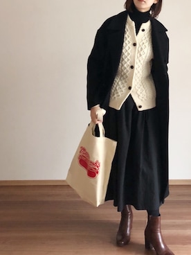 「白ニット」｜「アイテム（ピーコート）」を使った、あさこさん（レディース・164cm）の冬コーディネート