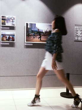 「miu miu（ミュウミュウ）のアイテム（バレエシューズ、シルバー系）」を使った、Annieさん（レディース・164cm）の秋コーディネート