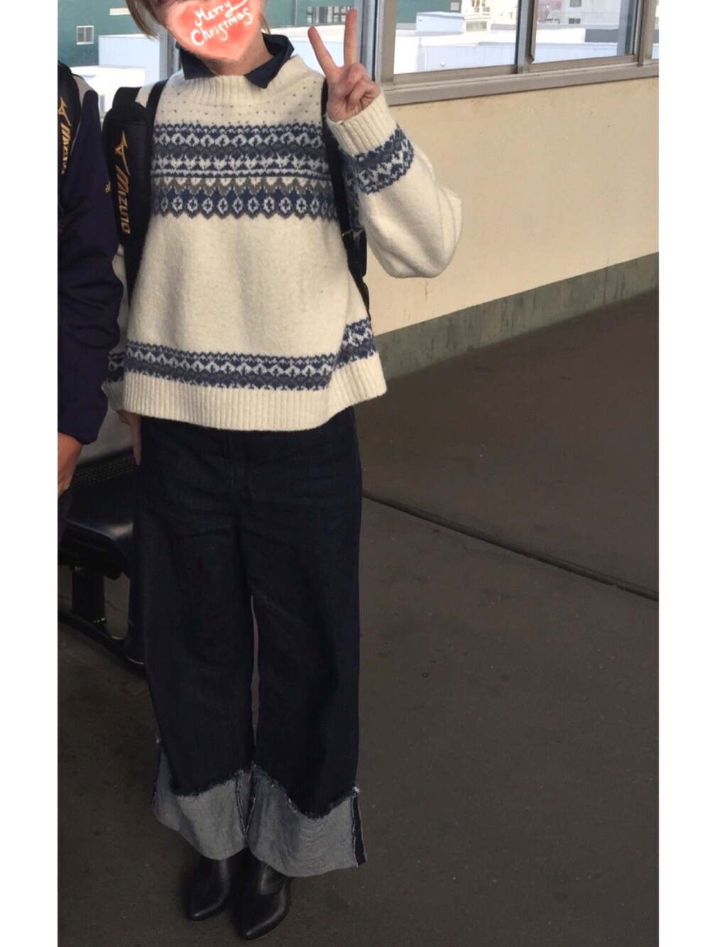 「冬コーデ、ROSE BUD、SLY、GU、ZARA、ゆるパンツ、＃デニム、girl、オトナカジュアル、オトナ女子」｜「GUのアイテム（ニット/セーター、ホワイト系）」を使った、Lana☆さん（レディース・165cm）の冬コーディネートの1枚目の写真
