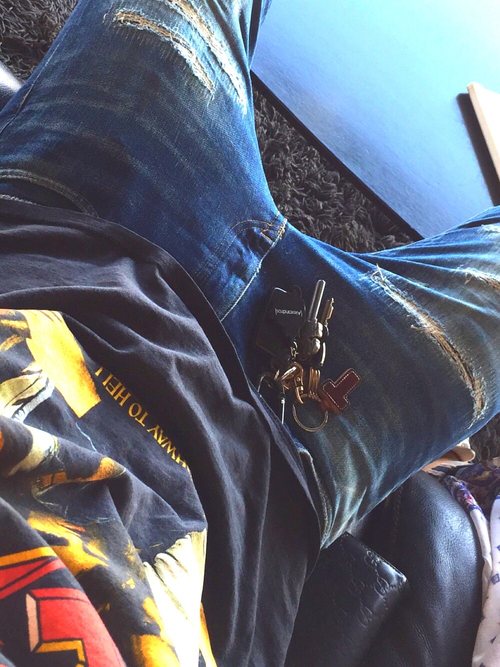 「黒、夏」｜「AMERICAN RAG CIEのエイジング加工 Tシャツ AC/DC Highway to hel（Tシャツ/カットソー、ブラック系）」を使った、Tytg.1さん（メンズ・185cm）の夏コーディネートの1枚目の写真