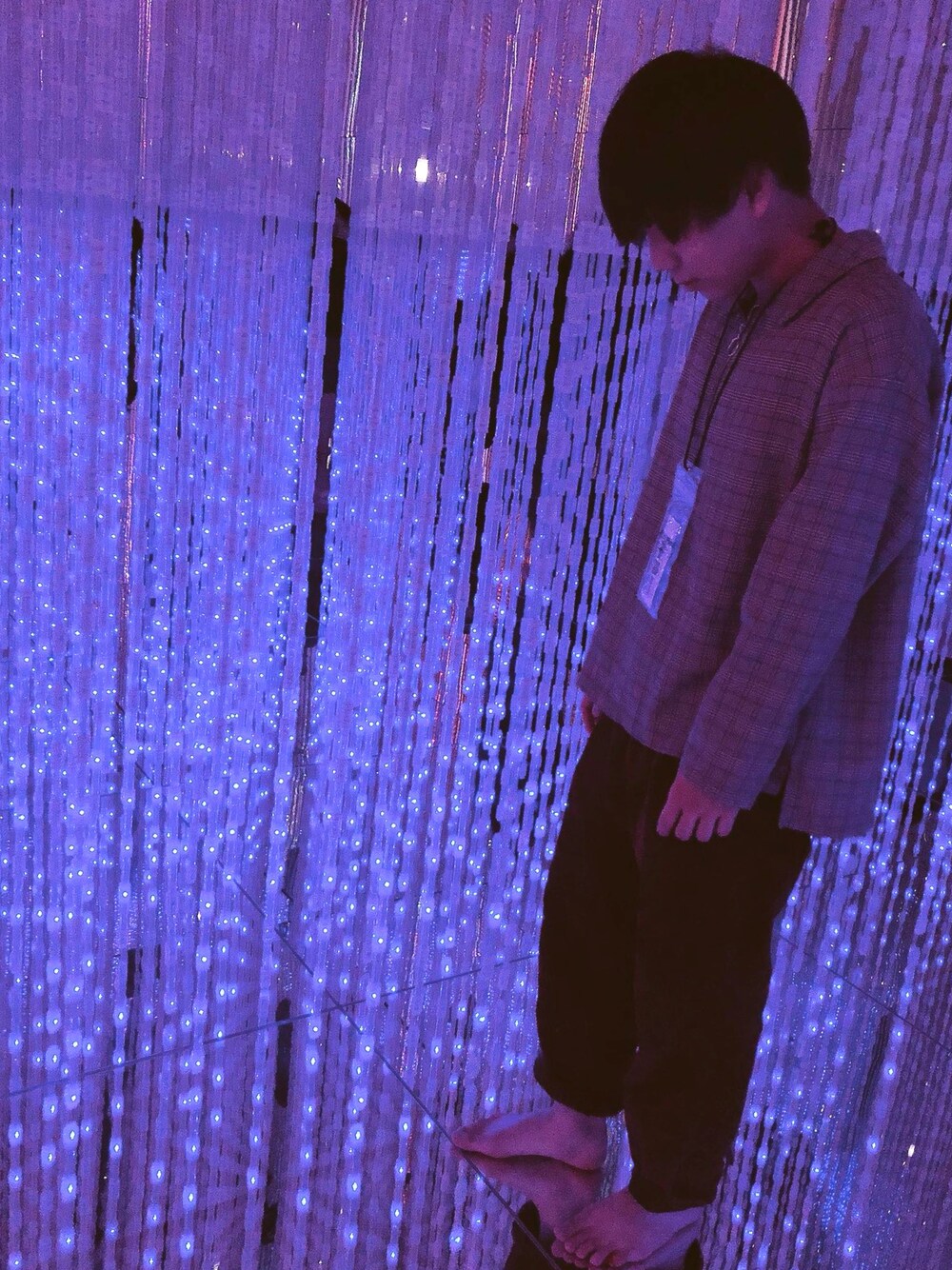 「チームラボ、プチプラ、kutir、おしゃれさんと繋がりたい、ゆるコーデ、GLOBAL WORK」｜「kutirのhalfzip shirts / 襟付きハーフジップシャツプルオーバー（シャツ/ブラウス、ブラック系）」を使った、Kさん（メンズ・172cm）の冬コーディネートの1枚目の写真