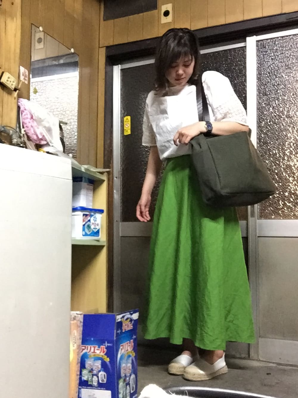 「URBAN RESEARCH DOORS WOMENSのDOORS 袖レース切替チュニックブラウス（シャツ/ブラウス、ホワイト系）」を使った、ayakaさん（レディース・164cm）の夏コーディネートの1枚目の写真