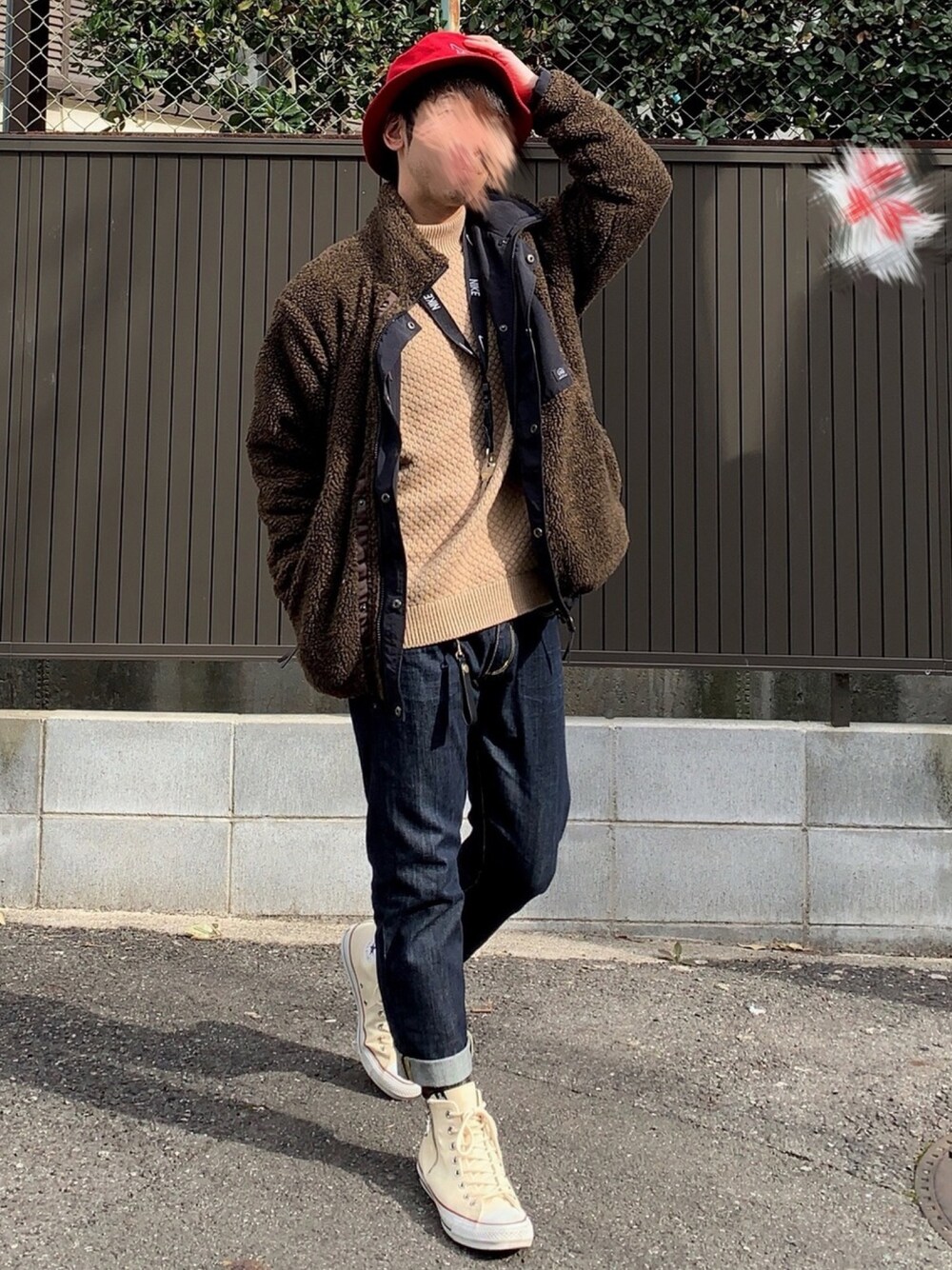 「休日スタイル、ボアブルゾン、ニット、ベージュ、リバーシブル、バケットハット、UNIQLO、コンバース、いいね、save、フォローお願いします🤑、おしゃれさんと繋がりたい」｜「417 EDIFICEのアイテム（ブルゾン、ブラウン系）」を使った、ともあき®さん（メンズ・167cm）の冬コーディネートの1枚目の写真