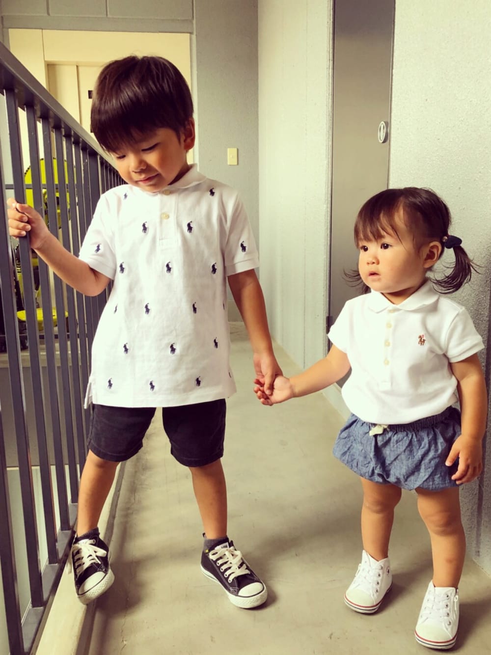 「キッズコーデ、リンクコーデ、兄妹コーデ、夏セールで買いました」｜「POLO RALPH LAURENのアイテム（ポロシャツ、ホワイト系）」を使った、mnmさん（キッズ・100cm）の夏コーディネートの1枚目の写真