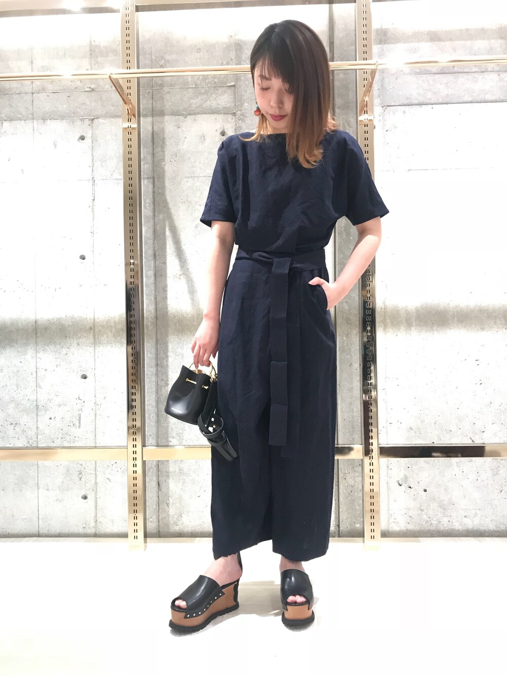 ENFOLDのオールインワン・サロペットを使った人気ファッション