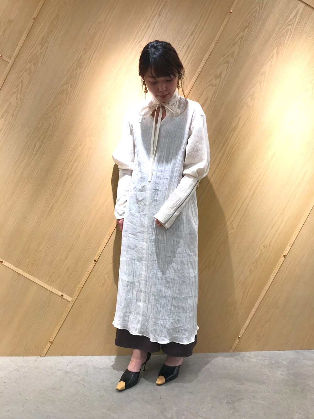 「春コーデ、大人ガーリー、ワンピース、Lautashi、mame」｜「lautashiのアイテム（ワンピース/ドレス、ホワイト系）」を使った、わたなべさん（レディース・163cm）の春コーディネートの1枚目の写真