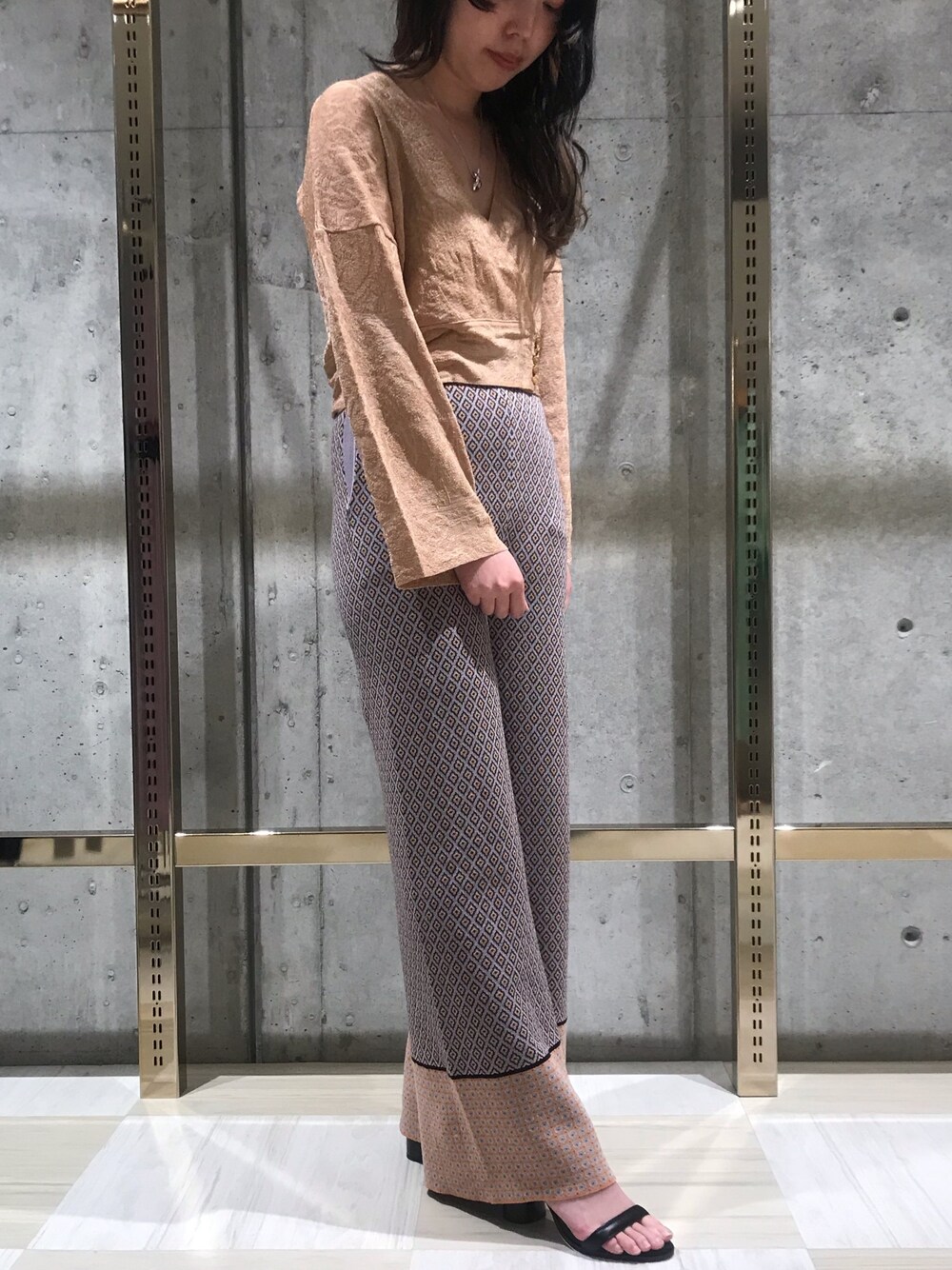 TAN(タン)の「TAN “IKAT PATTERN CASHCOURT”トップス(ニット TAN(タン)の「TAN “IKAT PATTERN CASHCOURT”トップス(ニット
