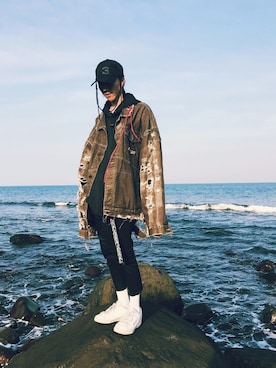 「アイテム（デニムジャケット、ブラウン系）」を使った、XIWIさん（メンズ・172cm）の冬コーディネート