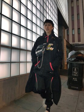 「XIWI（シーウィー）のアイテム（ボディバッグ/ウエストポーチ）」を使った、XIWIさん（メンズ・172cm）の秋コーディネート
