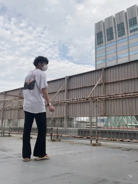 「古着好きな人と繋がりたい」｜「アイテム（メッセンジャーバッグ）」を使った、サーモンイクラ丼さん（メンズ・179cm）の夏コーディネート
