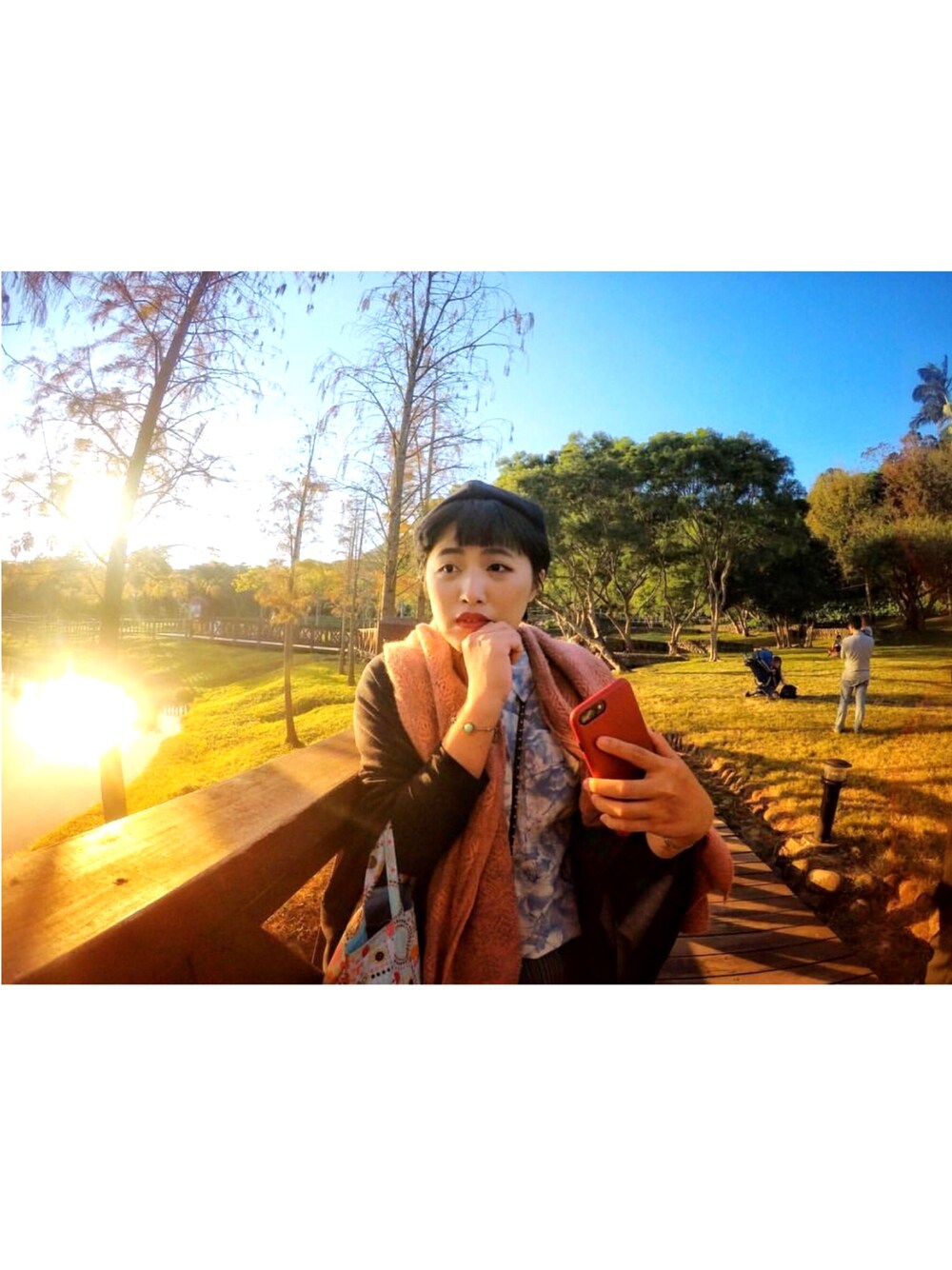 「aprilsootd」｜「VINTAGEのアイテム（シャツ/ブラウス、ブルー系）」を使った、April Wuさん（レディース・165cm）の冬コーディネートの1枚目の写真