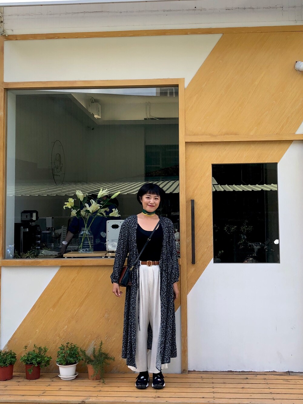 「airrift、ootd、夏、洋裝、休閒」｜「NIKEのアイテム（スニーカー、ブラック系）」を使った、April Wuさん（レディース・165cm）の夏コーディネートの1枚目の写真