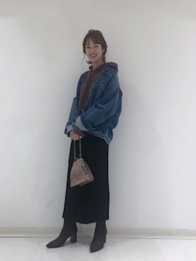 「JEANASIS（ジーナシス）のアイテム（デニムジャケット）」を使った、SAAYANさん（レディース・166cm）の秋コーディネート