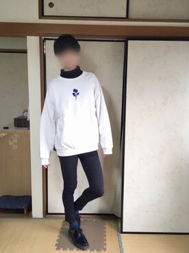 「部屋撮り」｜「アイテム（スウェット）」を使った、いのさん（メンズ・180cm）の春コーディネート