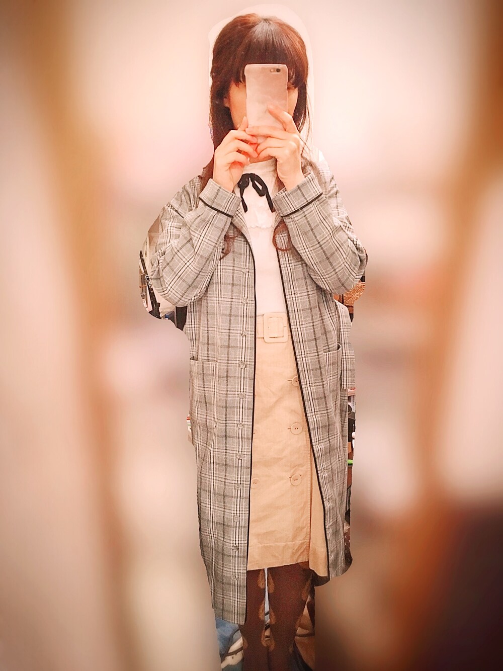 「パジャマ、ロングコート、パステルカラー」｜「RoseMarie seoirのアイテム（Tシャツ/カットソー、ホワイト系）」を使った、kutsushitaさん（レディース・151cm）の春コーディネートの1枚目の写真