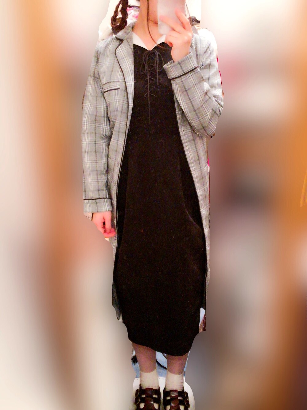 「みつあみ、セーラーカラー」｜「mysticのチェックパジャシャツワンピース（ワンピース、グレー系）」を使った、kutsushitaさん（レディース・151cm）の春コーディネートの1枚目の写真