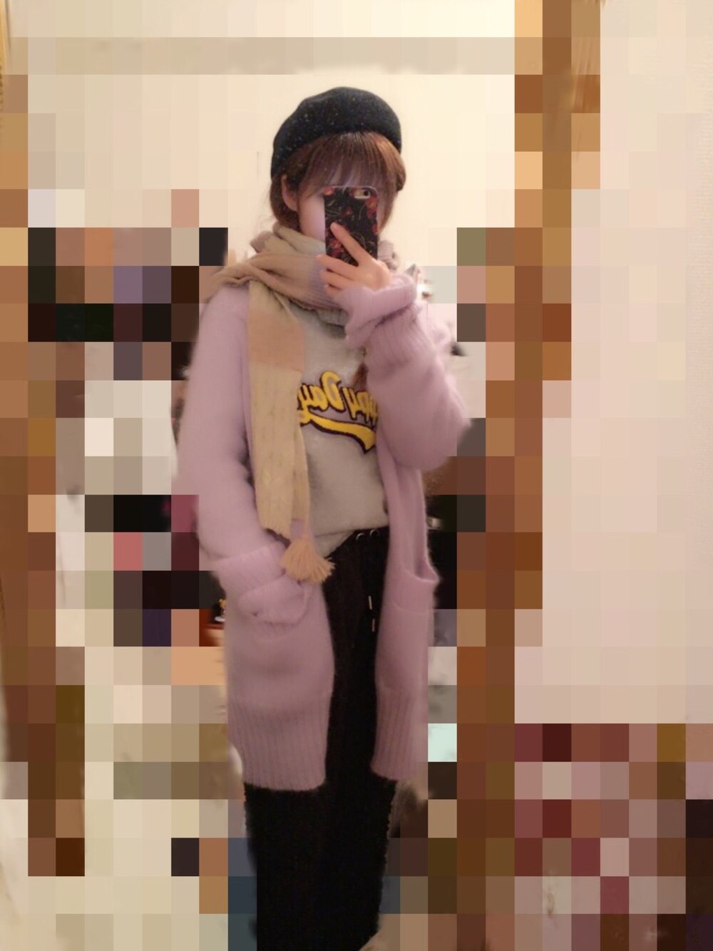 「ベレー帽、ニット、ニットカーディガン、ニットマフラー、みつあみ、パステルカラー」｜「VINTAGEのアイテム（ハンチング/ベレー帽、ブラック系）」を使った、kutsushitaさん（レディース・151cm）の冬コーディネートの1枚目の写真