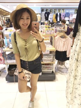 「holiday」｜「アイテム（その他トップス）」を使った、YYさん（レディース・155cm）の春コーディネート