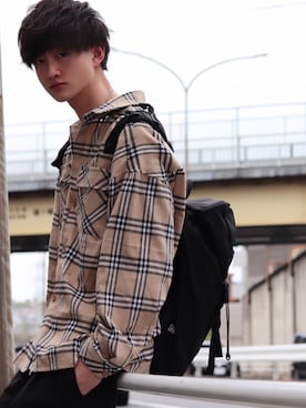 「ビッグシャツ」｜「アイテム（ブルゾン）」を使った、ダイキさん（メンズ・189cm）の春コーディネート