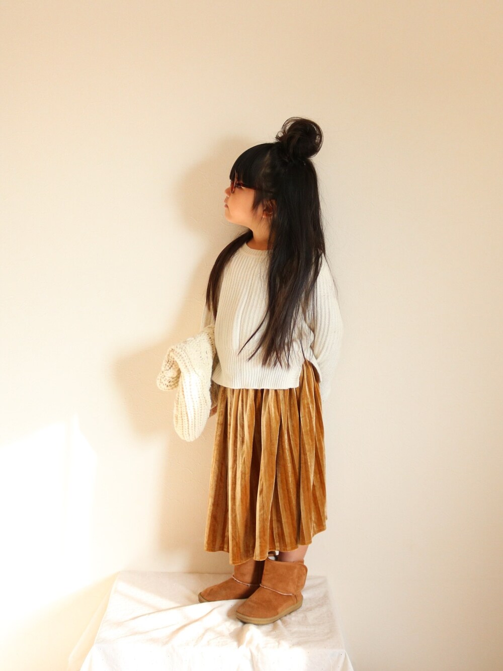 「キッズコーデ、kids、女の子、おしゃれさんと繋がりたい、プチプラ、キッズファッション、キッズ、秋冬コーデ、5歳、フォロー返します」｜「GAPのアイテム（ニット/セーター、ホワイト系）」を使った、yukiさん（キッズ・100cm）の冬コーディネートの1枚目の写真